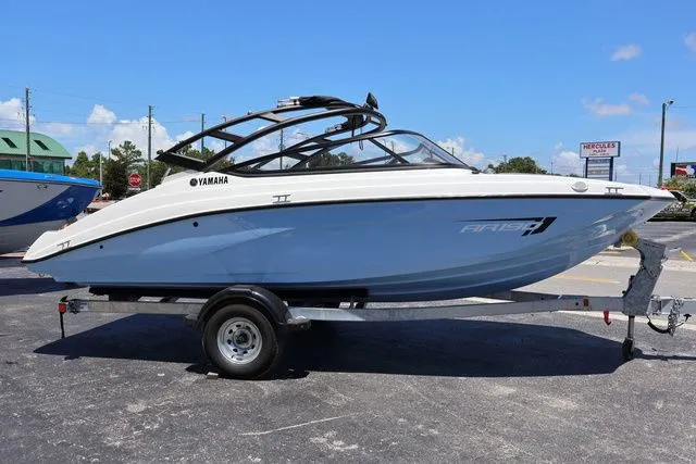 Slide: The Image of Yamaha AR190 2025 - 7