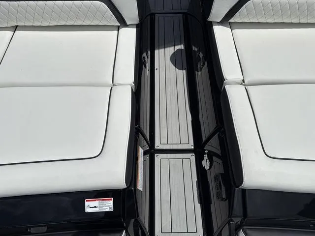 Slide: The Image of Yamaha 275SD 2025 - 20