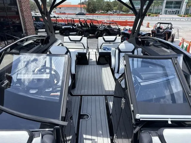 Slide: The Image of Yamaha 275SD 2025 - 8