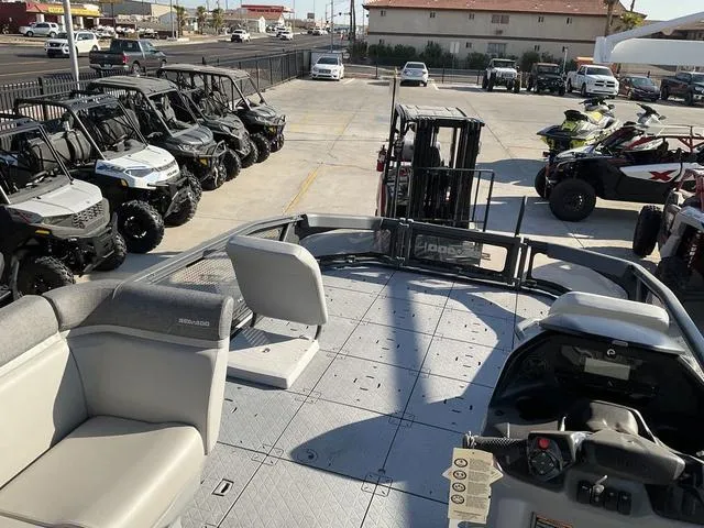 Slide: The Image of Sea-Doo Switch Sport 21 2024 - 11