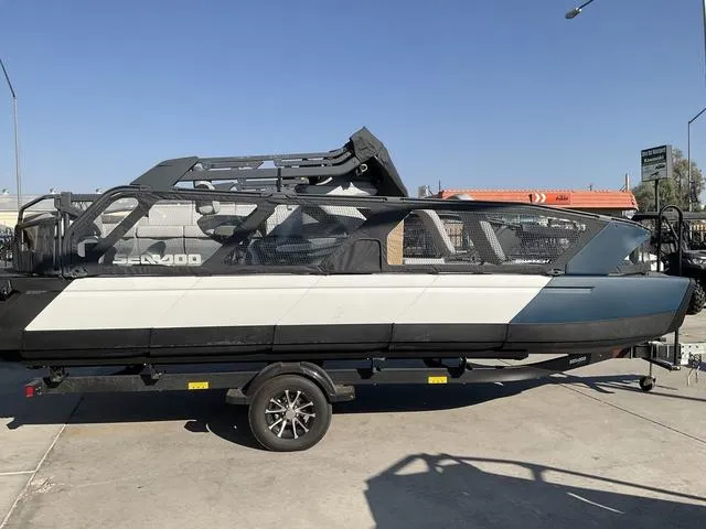 Slide: The Image of Sea-Doo Switch Sport 21 2024 - 4