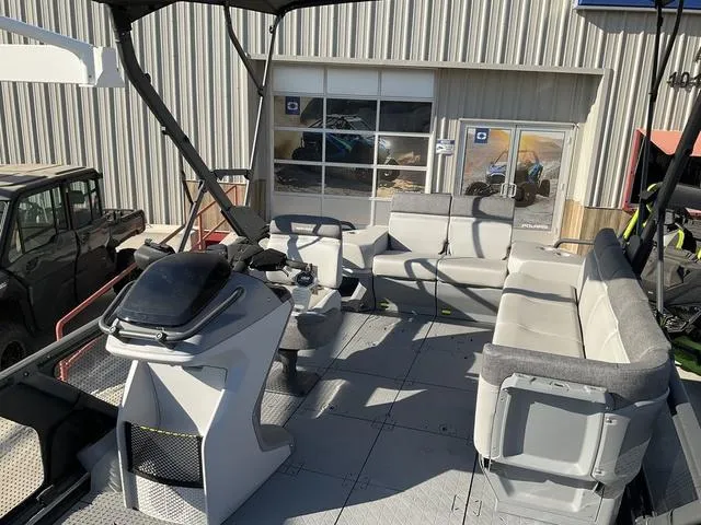 Slide: The Image of Sea-Doo Switch Sport 21 2024 - 9