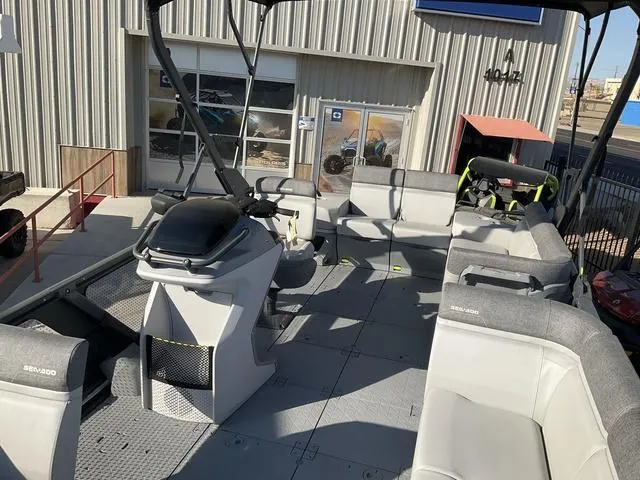 Slide: The Image of Sea-Doo Switch Cruise 21 2024 - 10