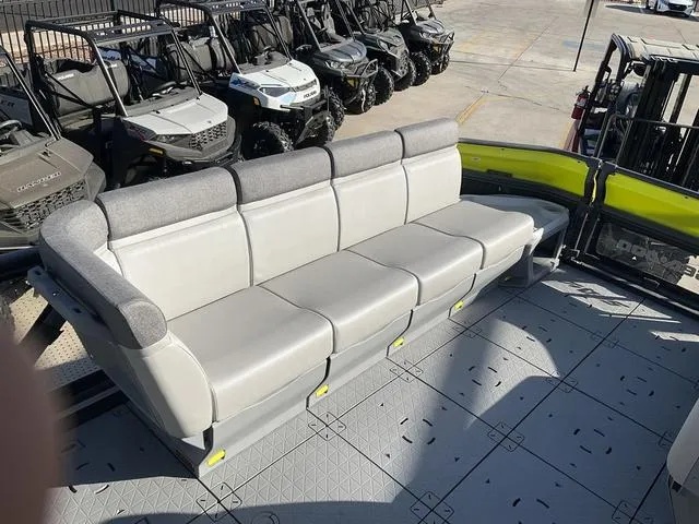 Slide: The Image of Sea-Doo Switch Cruise 21 2024 - 12