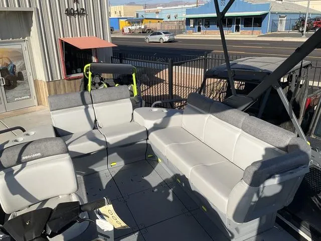 Slide: The Image of Sea-Doo Switch Cruise 21 2024 - 14