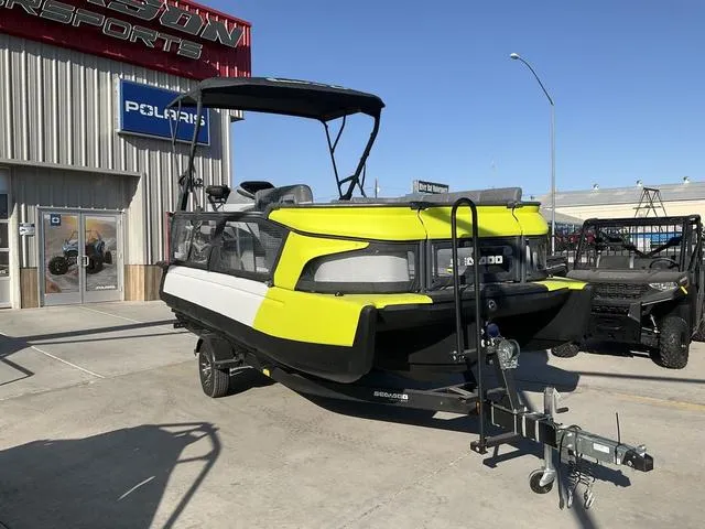 Slide: The Image of Sea-Doo Switch Cruise 21 2024 - 3