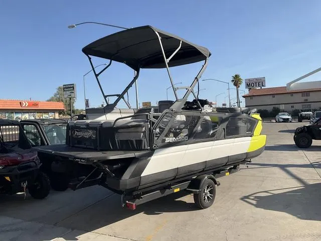 Slide: The Image of Sea-Doo Switch Cruise 21 2024 - 5