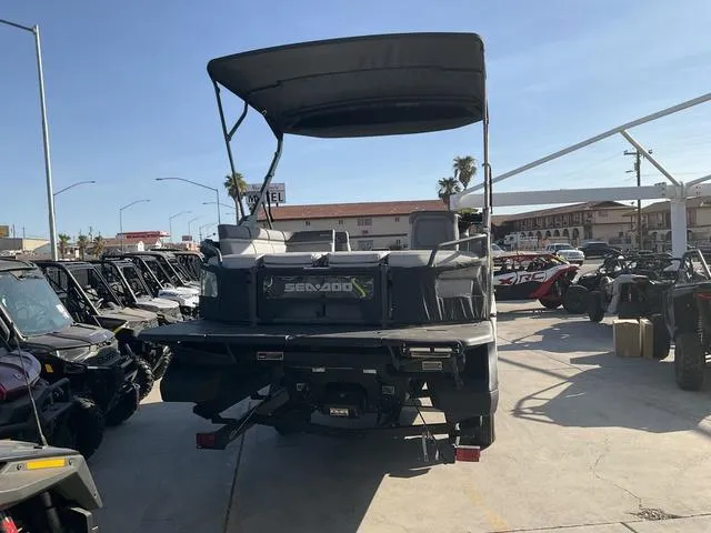 Slide: The Image of Sea-Doo Switch Cruise 21 2024 - 6