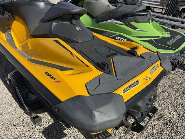 Slide: The Image of Sea-Doo RXP®-X® 300 IBR & Sound System Millenium Yellow 2021 - 5