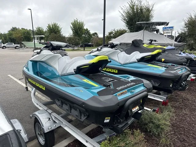 Slide: The Image of Sea-Doo GTI 2025 - 4