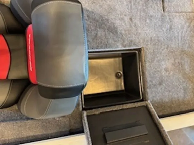 Slide: The Image of Tracker Savage 215 2025 - 22