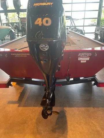 Slide: The Image of Tracker Panfish 17 2025 - 13