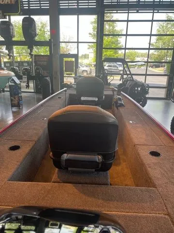 Slide: The Image of Tracker Panfish 17 2025 - 14