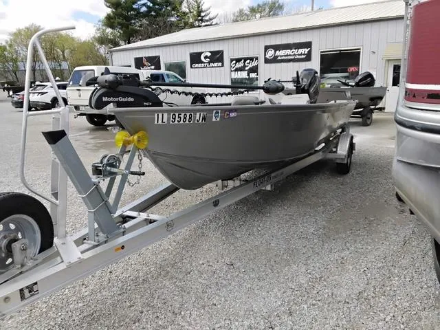 Slide: The Image of Crestliner Canadian 18 2004 - 3