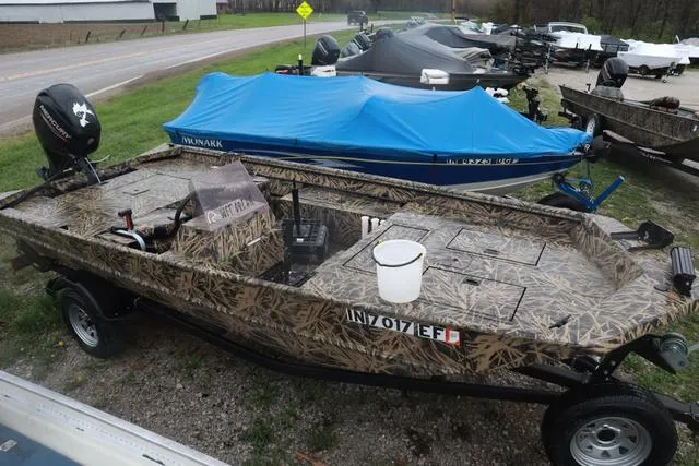 Slide: The Image of Lowe 1760 Side Console 2021 - 9