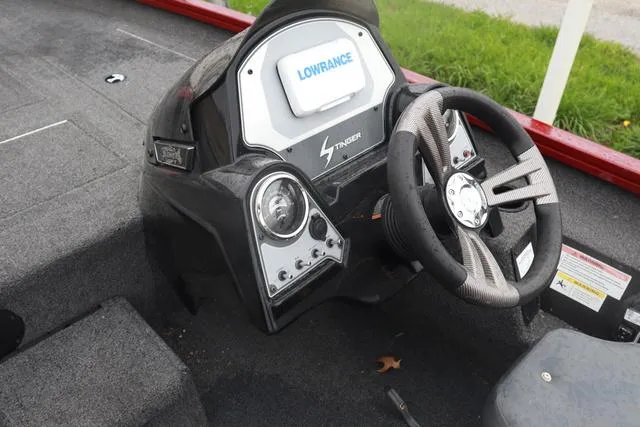 Slide: The Image of Lowe Stinger 175C 2020 - 12