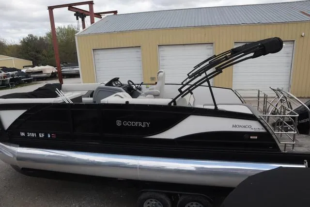 Slide: The Image of Godfrey Monaco 235 SFL 2021 - 6