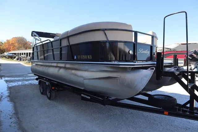 Slide: The Image of 2018 Bentley Pontoons Legacy 223 Cruise SE on trailer, parked outdoors. - 3