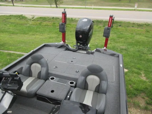 Slide: The Image of 2020 Vexus AVX1980 boat with Mercury 150 Pro XS engine and Garmin electronics. - 29