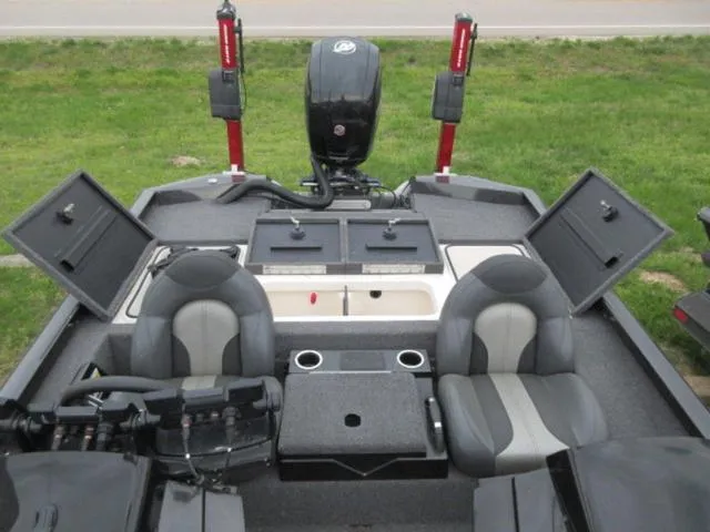 Slide: The Image of 2020 Vexus AVX1980 boat interior with Mercury 150 Pro XS engine and Garmin electronics. - 9