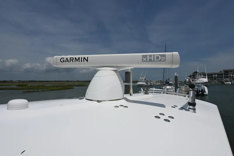 Slide: The Image of Garmin xHD2 radar on 2012 Regulator 28 Forward Seating boat, docked in marina. - 15