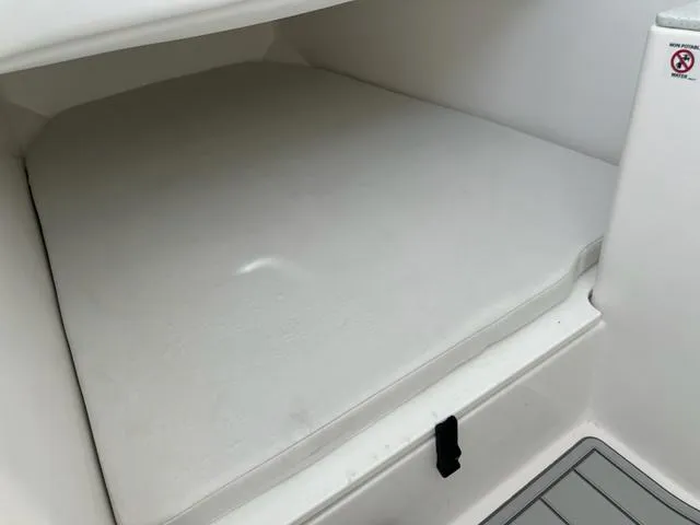 Slide: The Image of Sea Fox 328 Commander 2025 - 29