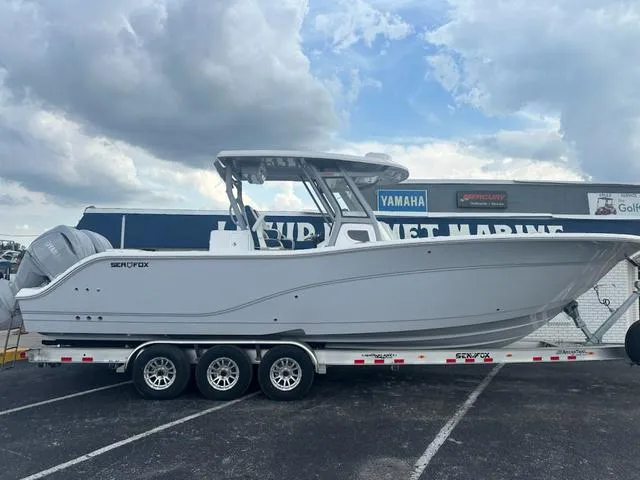 Slide: The Image of Sea Fox 328 Commander 2025 - 3