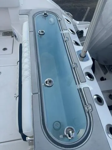 Slide: The Image of Sea Fox 328 Commander 2025 - 9