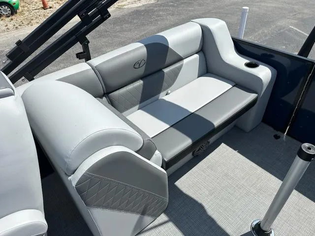 Slide: The Image of Veranda Vista View RC 22RC 2025 - 10