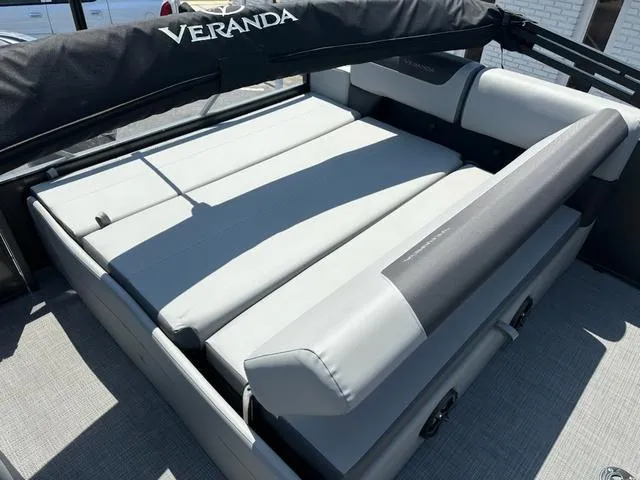 Slide: The Image of Veranda Relax VLC VR22VLC 2025 - 16