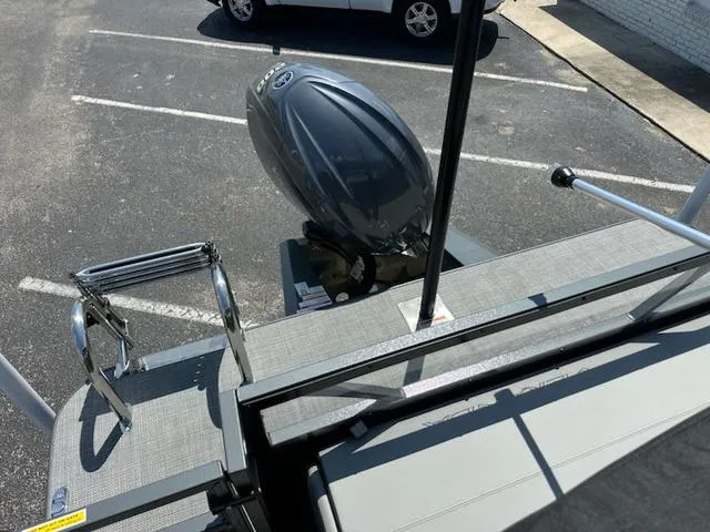 Slide: The Image of Veranda Relax VLC VR22VLC 2025 - 17