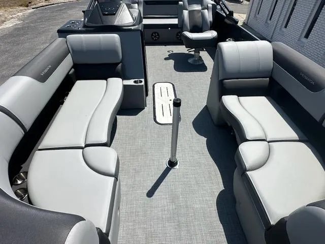 Slide: The Image of Veranda Relax VLC VR22VLC 2025 - 7