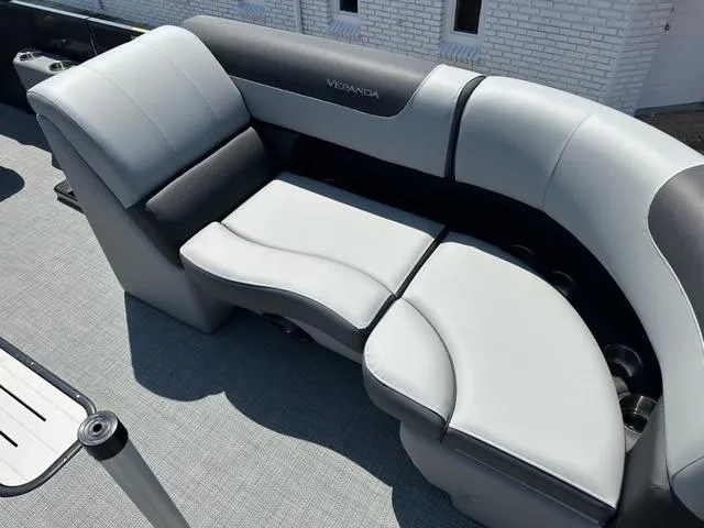 Slide: The Image of Veranda Relax VLC VR22VLC 2025 - 9