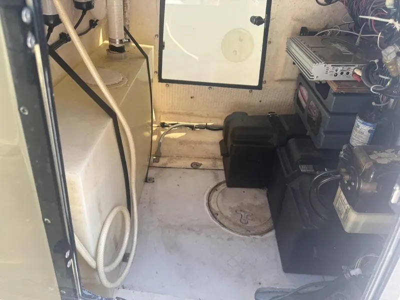 Slide: The Image of Boston Whaler 21 Outrage 1996 - 12