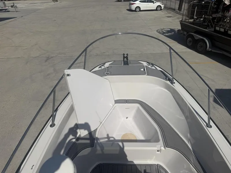 Slide: The Image of Boston Whaler 21 Outrage 1996 - 25