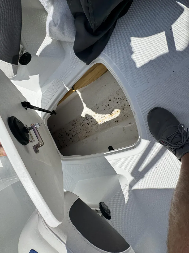 Slide: The Image of Tahoe 550 TF 2019 - 18