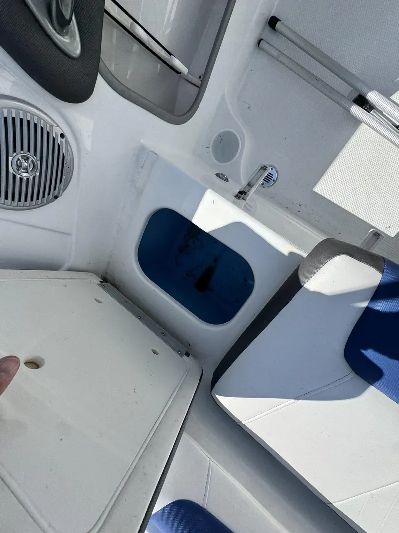 Slide: The Image of Tahoe 550 TF 2019 - 31