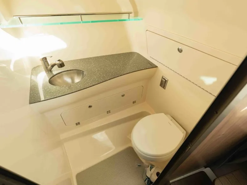 Slide: The Image of Boston Whaler 315 Conquest 2017 - 17