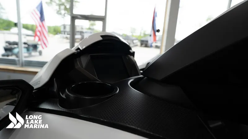 Slide: The Image of Yamaha FX Cruiser SVHO w/ Audio 2025 - 10