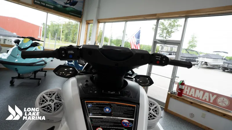 Slide: The Image of Yamaha FX Cruiser SVHO w/ Audio 2025 - 11