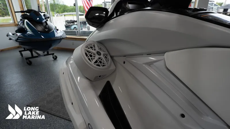 Slide: The Image of Yamaha FX Cruiser SVHO w/ Audio 2025 - 8