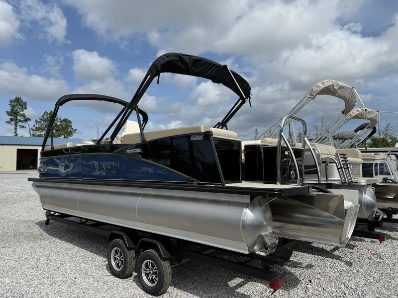 Slide: The Image of Avalon Catalina 23 Quad Lounger 2025 - 2