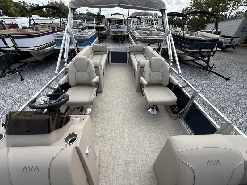 Slide: The Image of 2025 Avalon VENTURE 23 QUAD LOUNGER pontoon boat with spacious seating and modern design. - 4