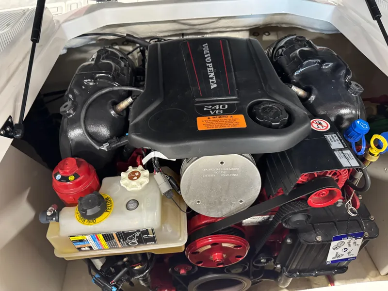 Slide: The Image of 2021 Chaparral 21 SSi boat engine, Volvo Penta 240 V6, detailed view. - 16