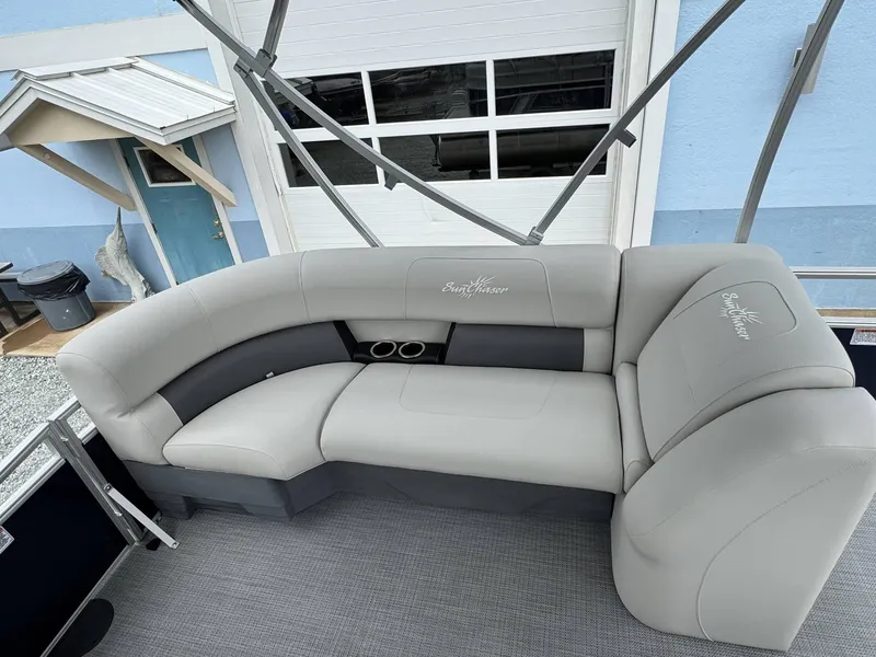 Slide: The Image of SunChaser Vista 18 Fish 2025 - 9