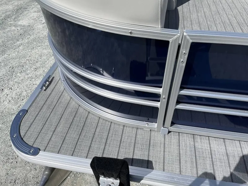 Slide: The Image of Sylvan Mirage Cruise 820 2025 - 12