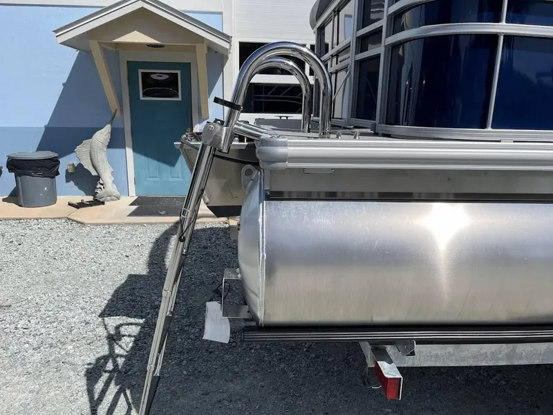 Slide: The Image of Sylvan Mirage Cruise 820 2025 - 13