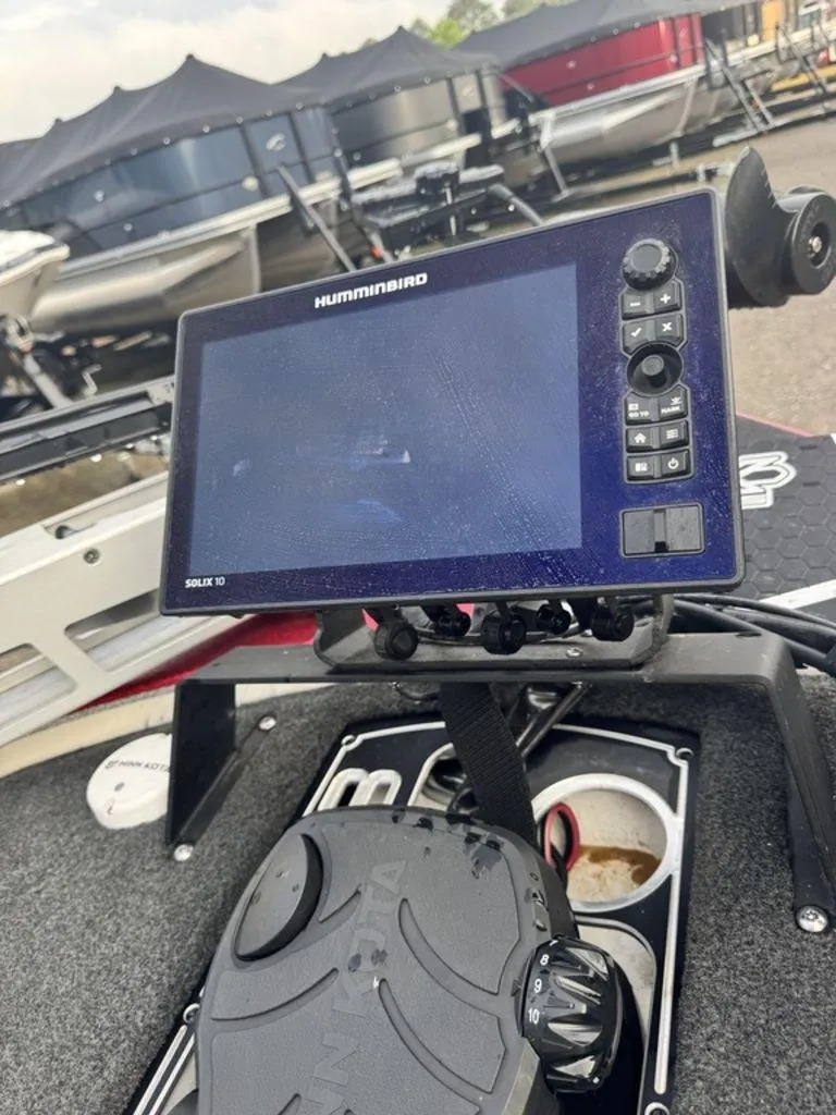 Slide: The Image of 2019 Skeeter FX20 LE boat with Humminbird Solix 10 fish finder and Minn Kota foot pedal. - 6