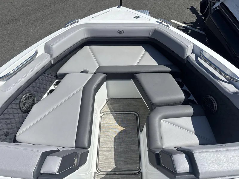 Slide: The Image of Cobalt R6 2021 - 8