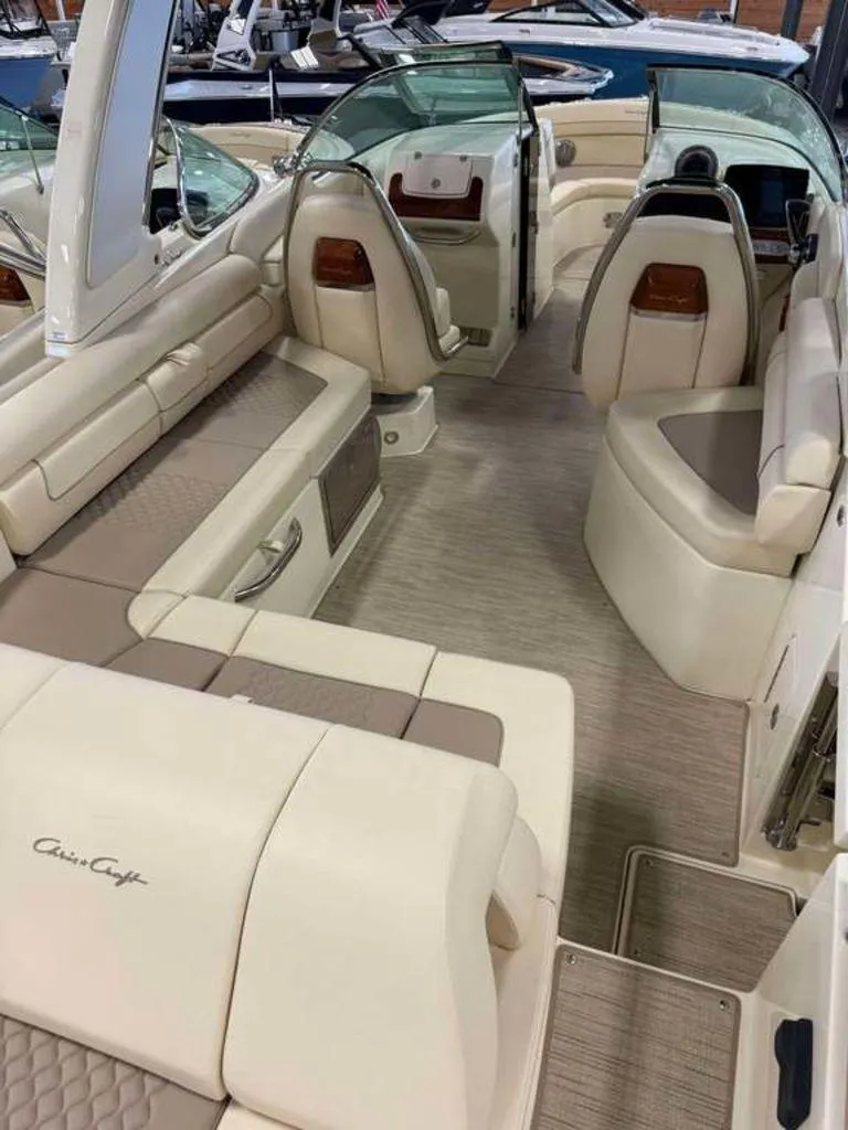 Slide: The Image of Chris-Craft Launch 28 GT 2025 - 8